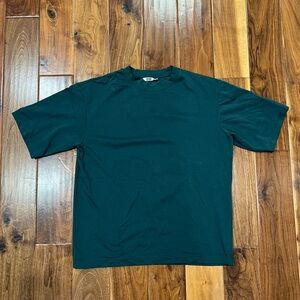 Uniqlo Large Green Airism Tee